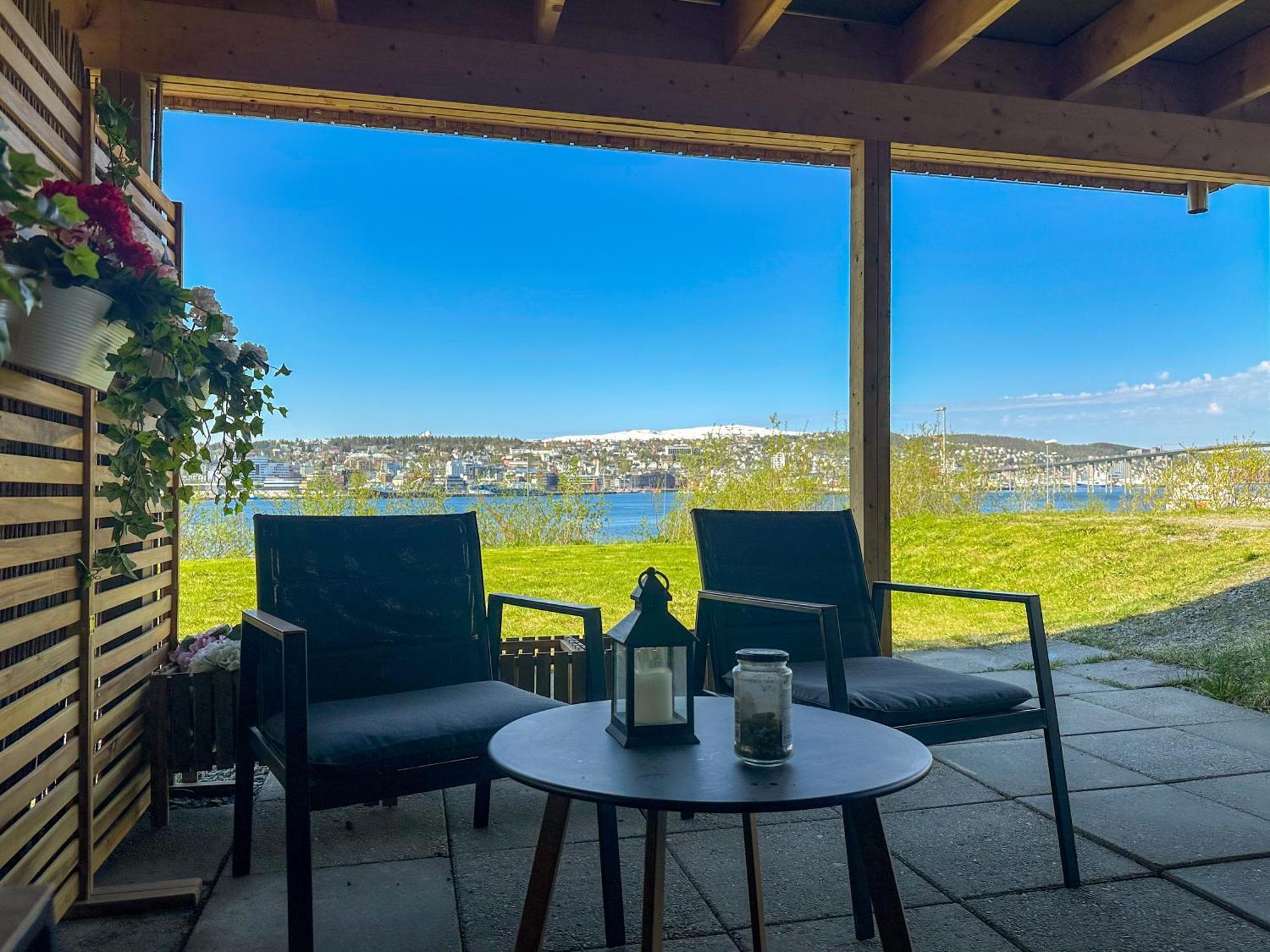 Apartamento Panorama View - Free Parking - Perfect For Couples Tromsø Exterior foto