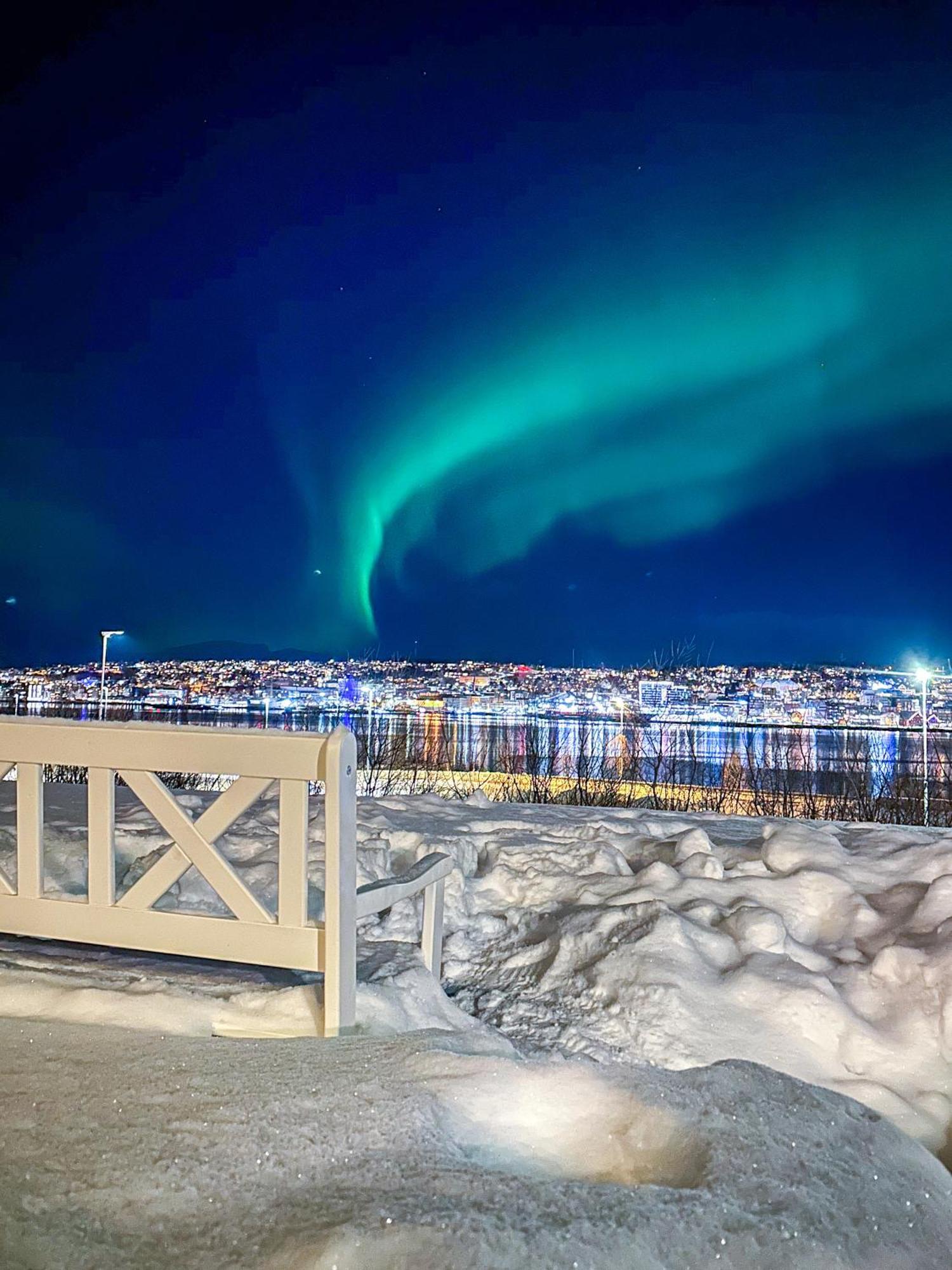 Apartamento Panorama View - Free Parking - Perfect For Couples Tromsø Exterior foto